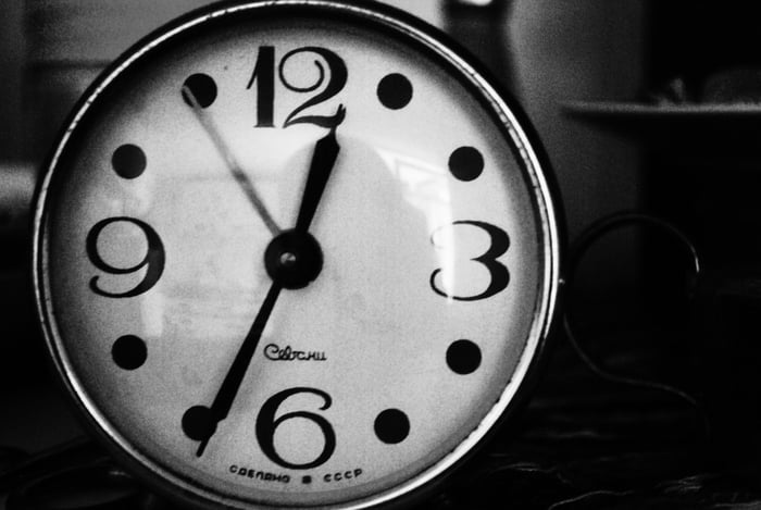 black-and-white-hand-vintage-numbers